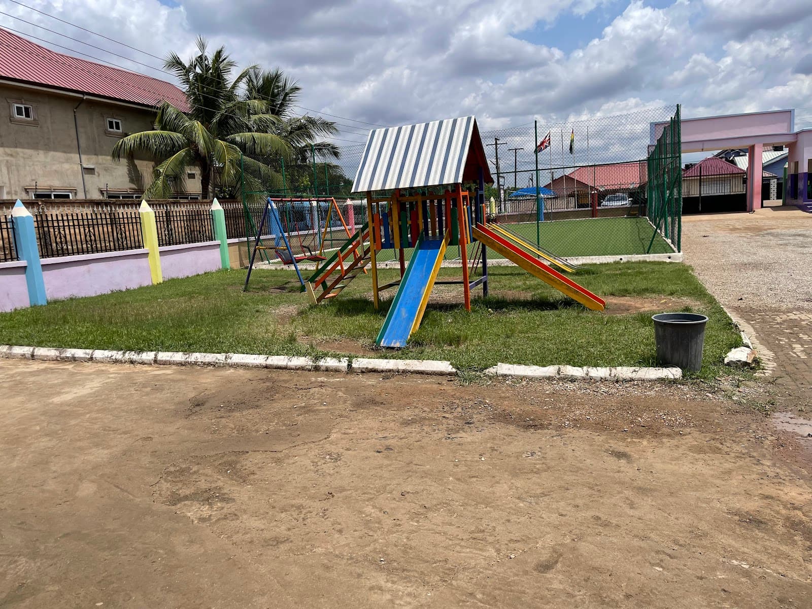 Hydeson School photo 4